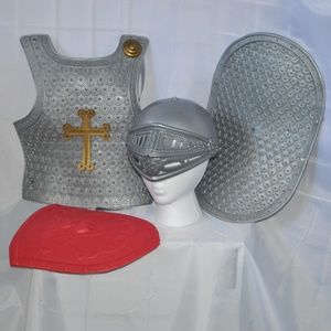 Knight Chest Plate Shield Helmet extra Wolf Shield
